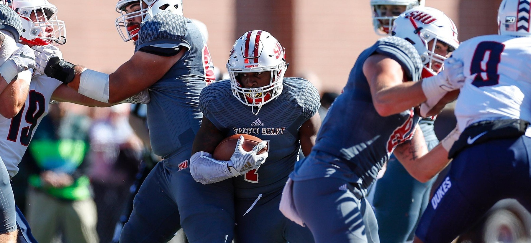 Sacred Heart’s Chestnut, UIW’s Brown run away from defenders, toward Payton Award conversation